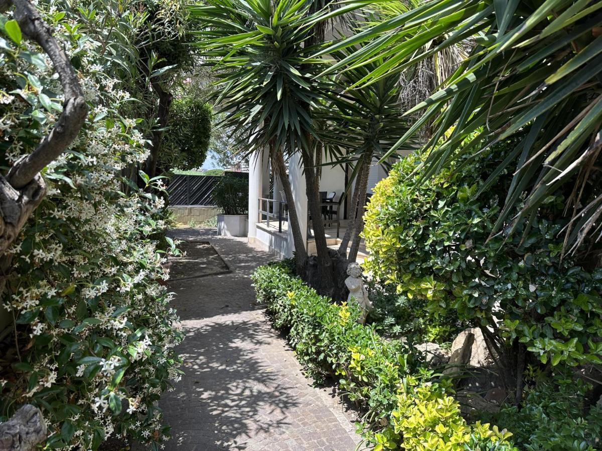 Comforthouse Lavilla ラディスポリ エクステリア 写真